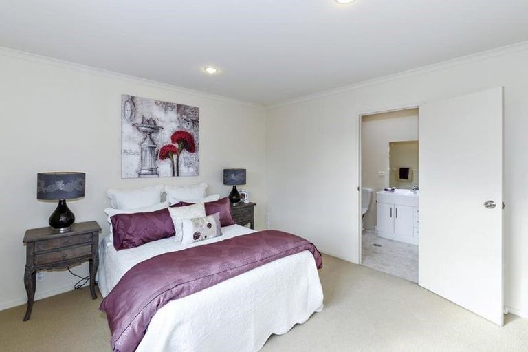 Photo of property in 3/4 Charlenne Close, Ranui, Auckland, 0612