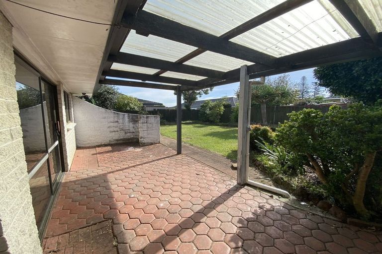 Photo of property in 12 Hedge Row, Sunnyhills, Auckland, 2010