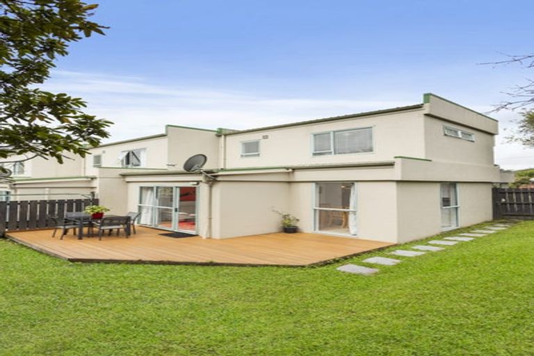 Photo of property in 1/351 West Coast Road, Glen Eden, Auckland, 0602