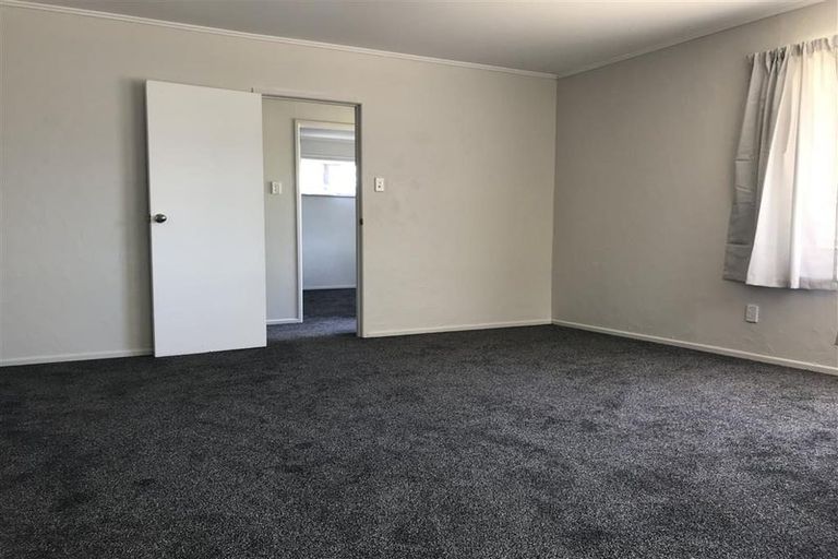 Photo of property in 2 Winsford Street, Manurewa, Auckland, 2102