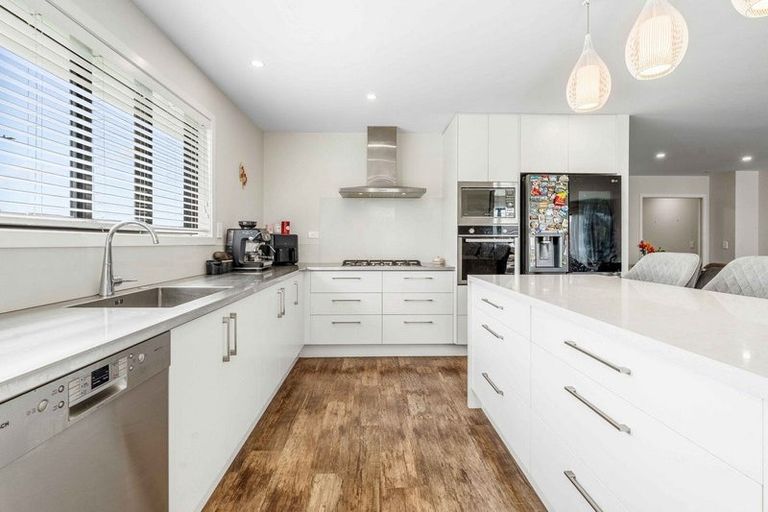 Photo of property in 14 Harding Drive, Papamoa Beach, Papamoa, 3118