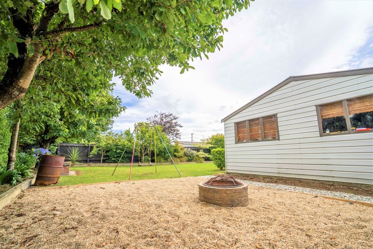 Photo of property in 69 Cargill Street, Waikiwi, Invercargill, 9810