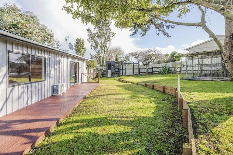 Photo of property in 60 Hamilton Drive, Waiuku, 2123
