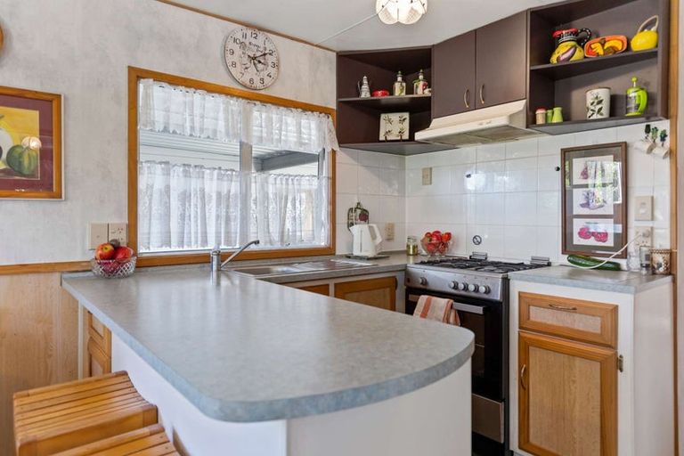 Photo of property in 4 Hugh Avenue, Hamurana, Rotorua, 3097