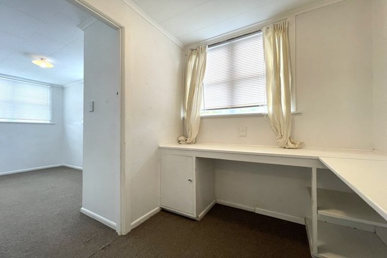 Photo of property in 2 Nield Road, Manurewa, Auckland, 2102