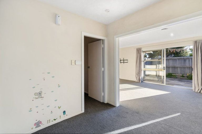 Photo of property in 3/11 Tuckers Road, Redwood, Christchurch, 8051