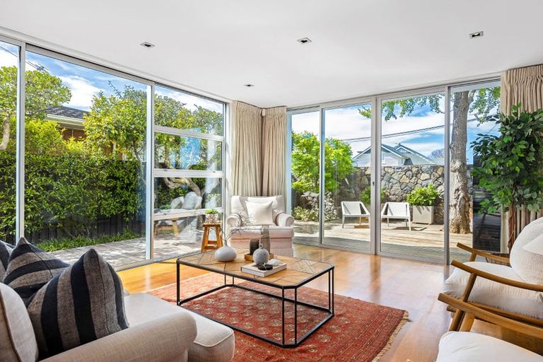 Photo of property in 9 Poynder Avenue, Merivale, Christchurch, 8014