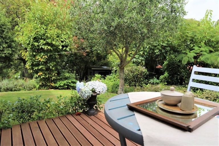 Photo of property in 14 Stanners Street, Eltham, 4322