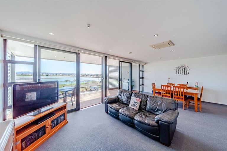 Photo of property in 309/7 Humber Street, Pandora, Napier, 4110