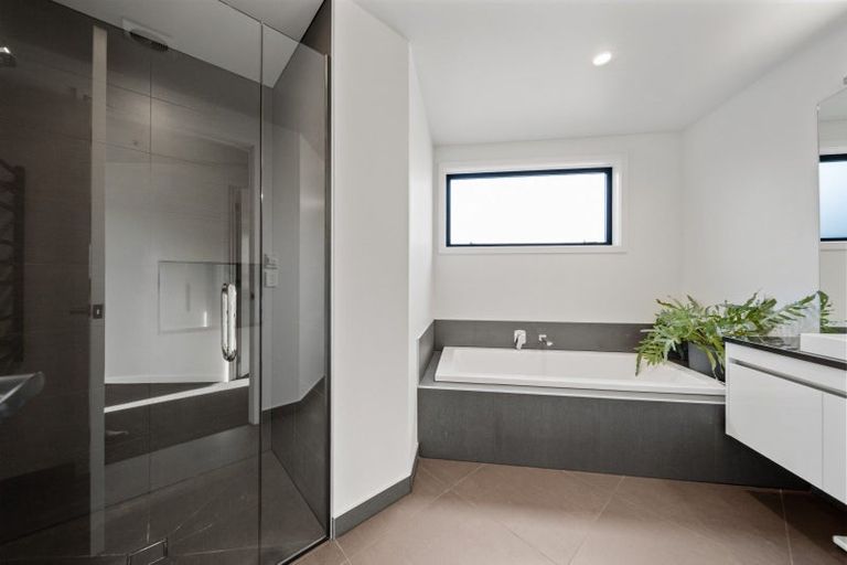 Photo of property in 13 Eden Close, Wanaka, 9305