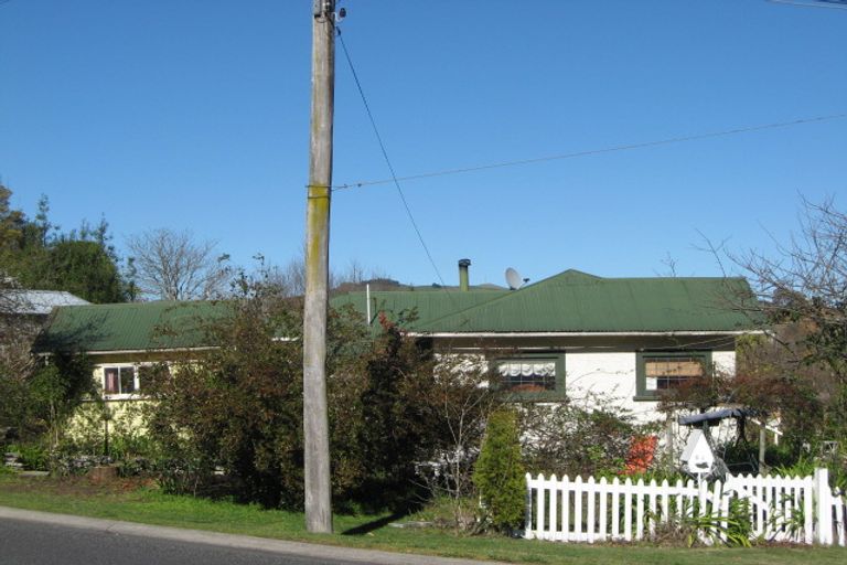 Photo of property in 52 Palmerston Road, Havelock North, 4130