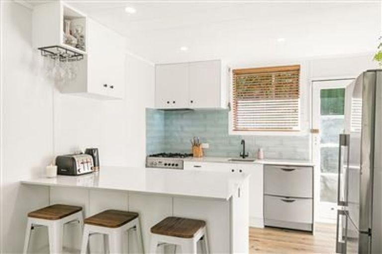 Photo of property in 1/34 Drome View Place, Beach Haven, Auckland, 0626