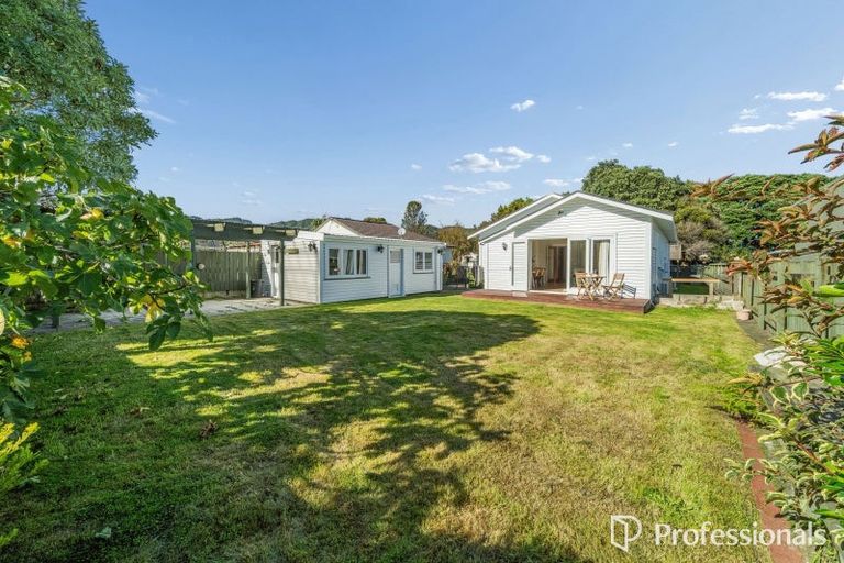 Photo of property in 17 Lincoln Avenue, Epuni, Lower Hutt, 5011