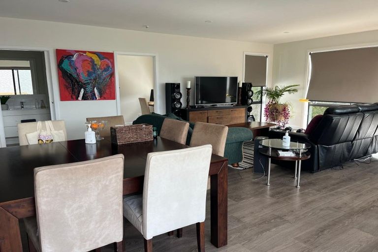 Photo of property in 5 Libertia Lane, Orewa, 0931