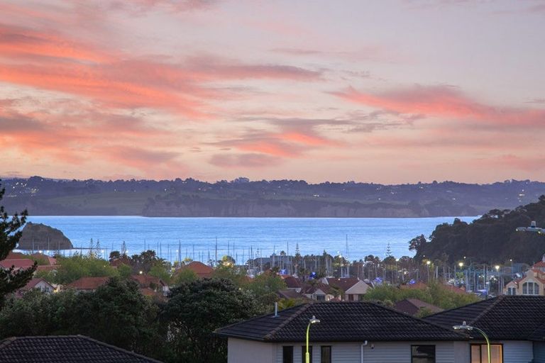 Photo of property in 15 The Rise, Gulf Harbour, Whangaparaoa, 0930