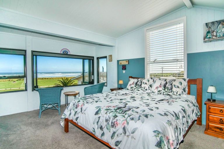 Photo of property in 5 Marine Parade, Carters Beach, Westport, 7825