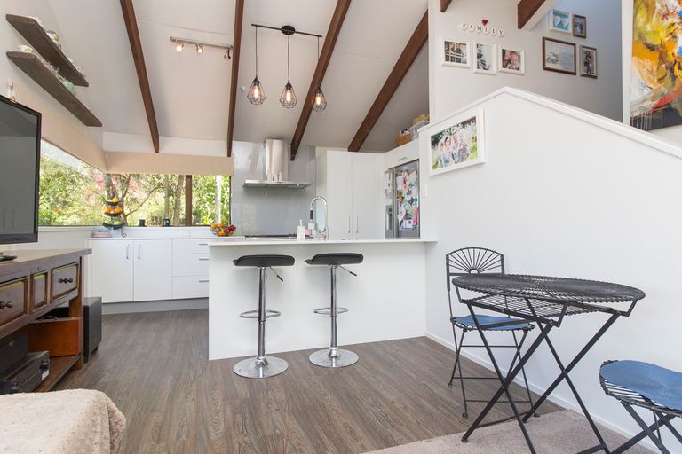 Photo of property in 692 South Titirangi Road, Titirangi, Auckland, 0604