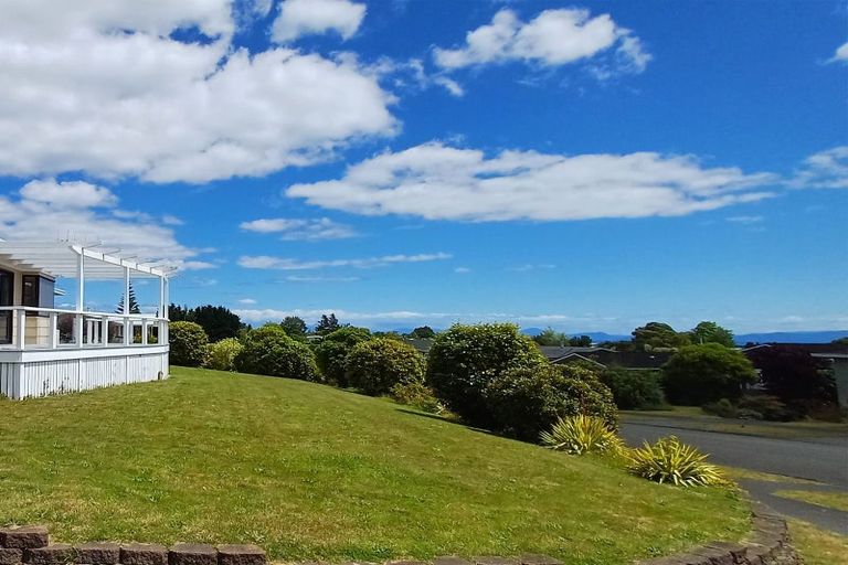 Photo of property in 1 Battersea Place, Richmond Heights, Taupo, 3330