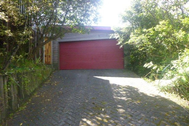 Photo of property in 6 Jacaranda Grove, Maungaraki, Lower Hutt, 5010