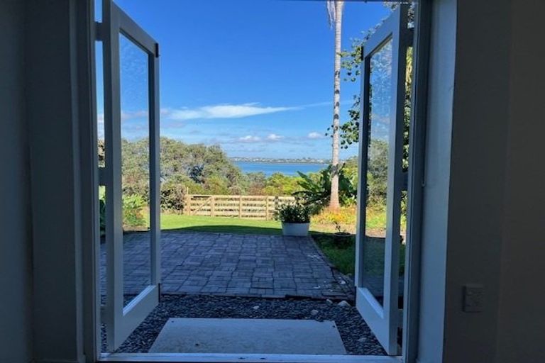 Photo of property in 13 Valkyria Place, Beach Haven, Auckland, 0626