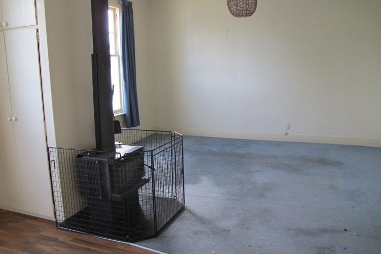 Photo of property in 37 Macandrew Road, South Dunedin, Dunedin, 9012