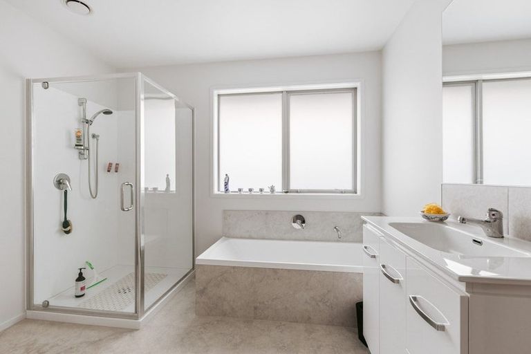 Photo of property in 14 Anglers Way, Omokoroa, 3114