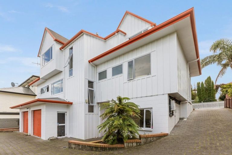 Photo of property in 121 Thompson Road, Bluff Hill, Napier, 4110