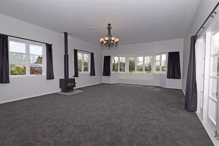 Photo of property in 25 Taupaki Road, Taupaki, Henderson, 0782