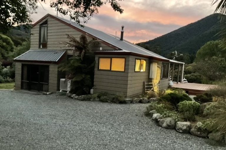 Photo of property in 53 Porika Road, Rotoroa, Murchison, 7077
