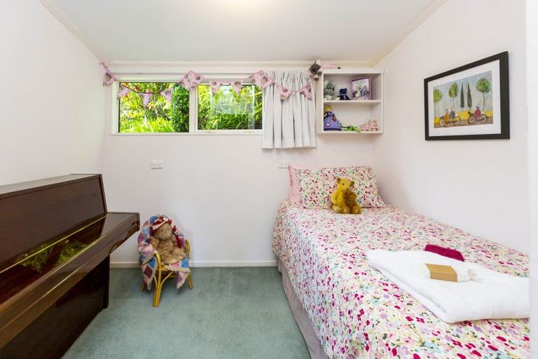 Photo of property in 6 Hobbit Lane, Pinehaven, Upper Hutt, 5371