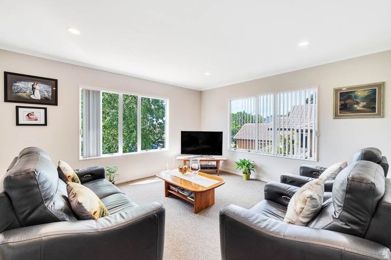 Photo of property in 9 Phoebe Meikle Place, Torbay, Auckland, 0630