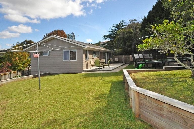 Photo of property in 13 Clensmore Place, Torbay, Auckland, 0630
