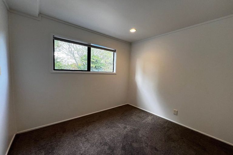 Photo of property in 1/93 Target Road, Totara Vale, Auckland, 0629