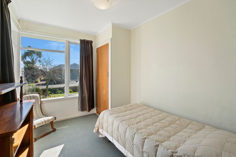 Photo of property in 28 Evesham Crescent, Spreydon, Christchurch, 8024