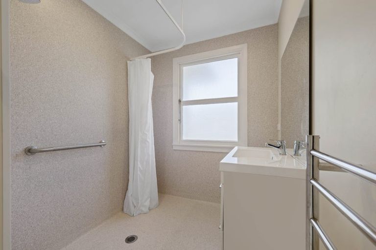 Photo of property in 223 Huatoki Street, Upper Vogeltown, New Plymouth, 4310