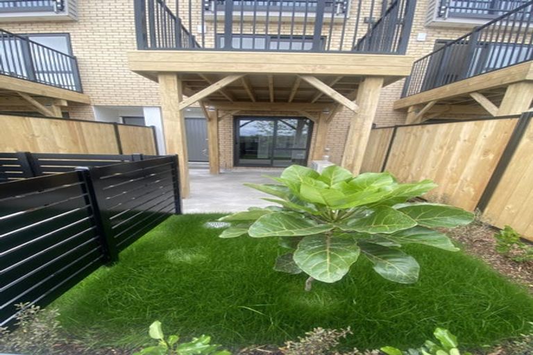 Photo of property in 15 Falcon Crescent, Hobsonville, Auckland, 0618