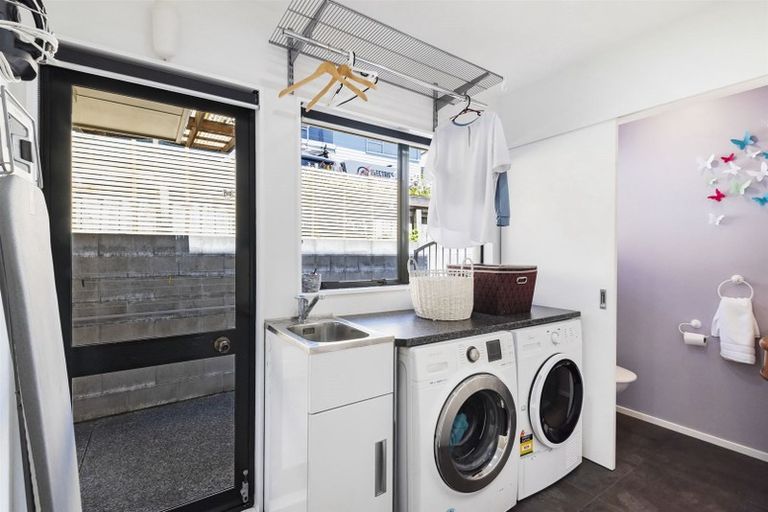 Photo of property in 1/45 Weatherly Road, Torbay, Auckland, 0630