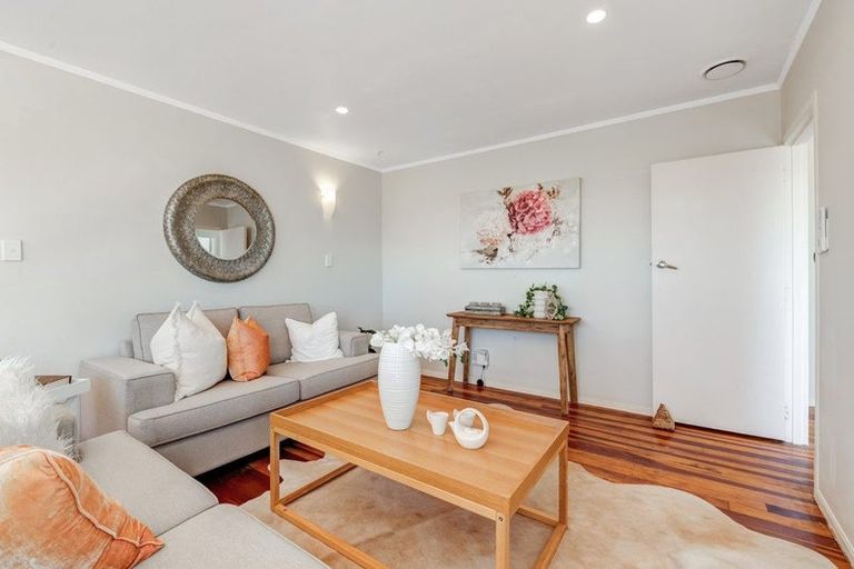 Photo of property in 3 Gladys Avenue, Glenfield, Auckland, 0629