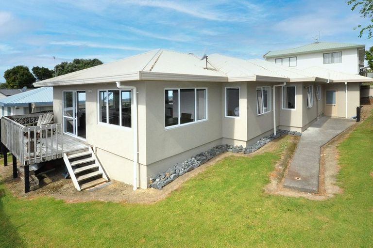 Photo of property in 3/840 Whangaparaoa Road, Manly, Whangaparaoa, 0930