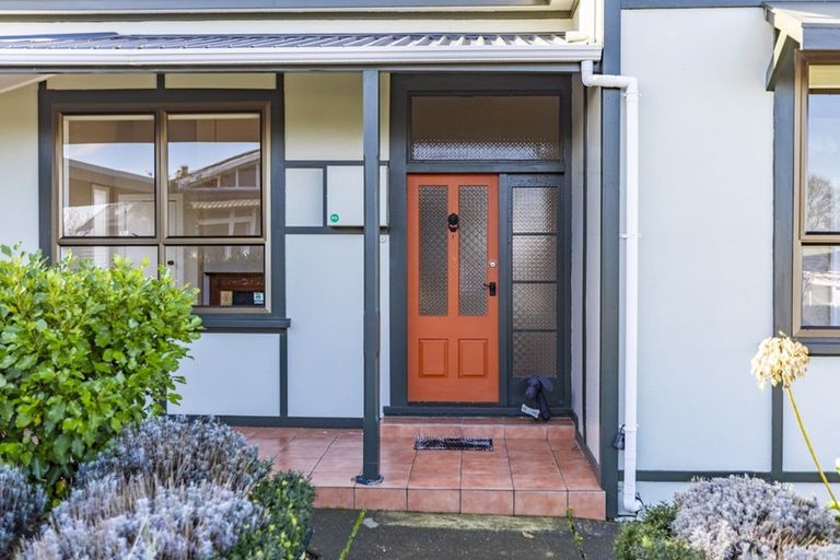 Photo of property in 19 Havelock Road, Hospital Hill, Napier, 4110