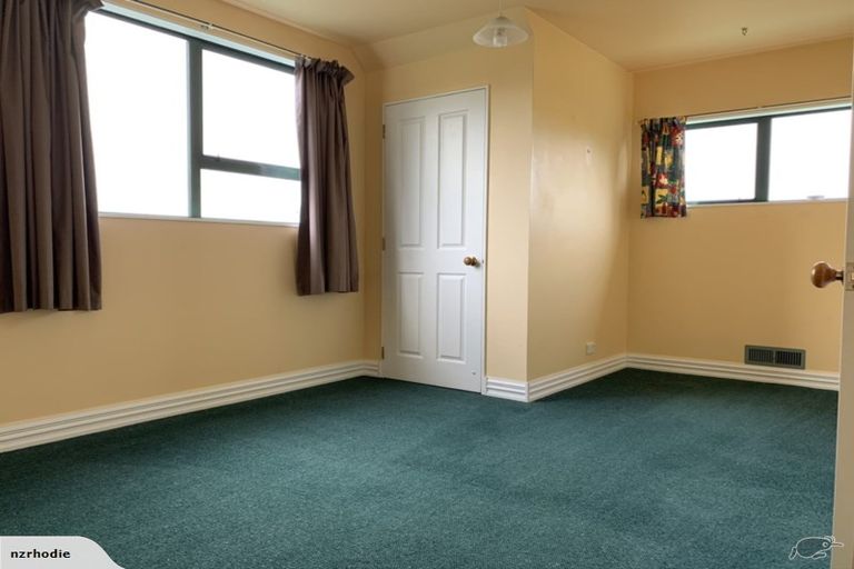 Photo of property in 14 Marjory Close, Broadmeadows, Wellington, 6035