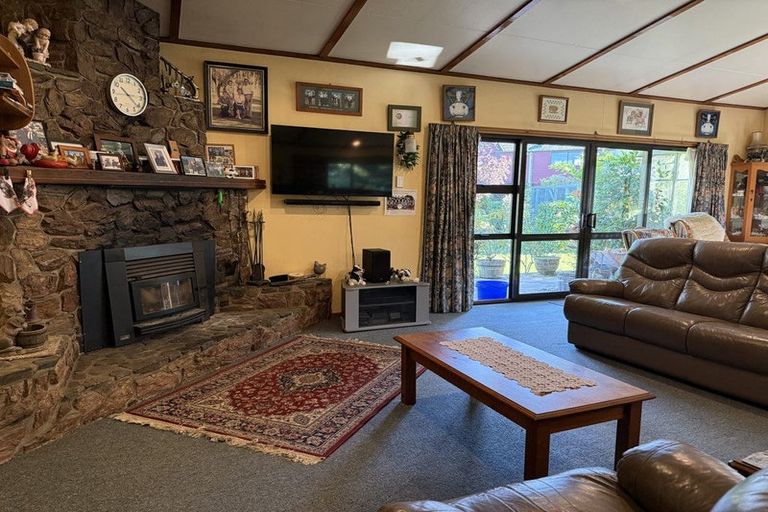 Photo of property in 15 Burdon Road, Woodbury, Geraldine, 7991