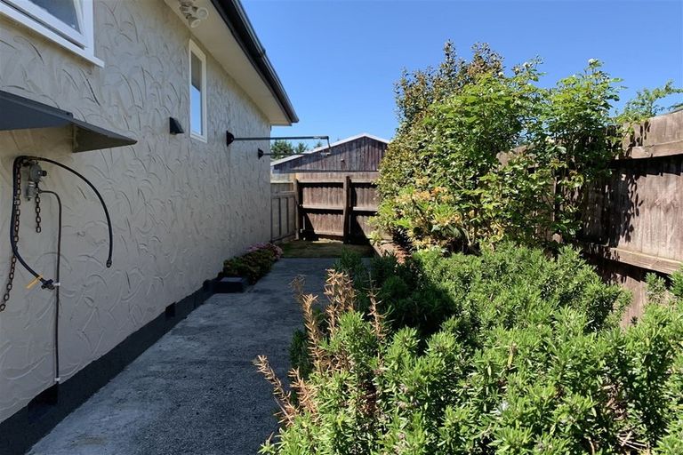 Photo of property in 1/375 Yaldhurst Road, Russley, Christchurch, 8042