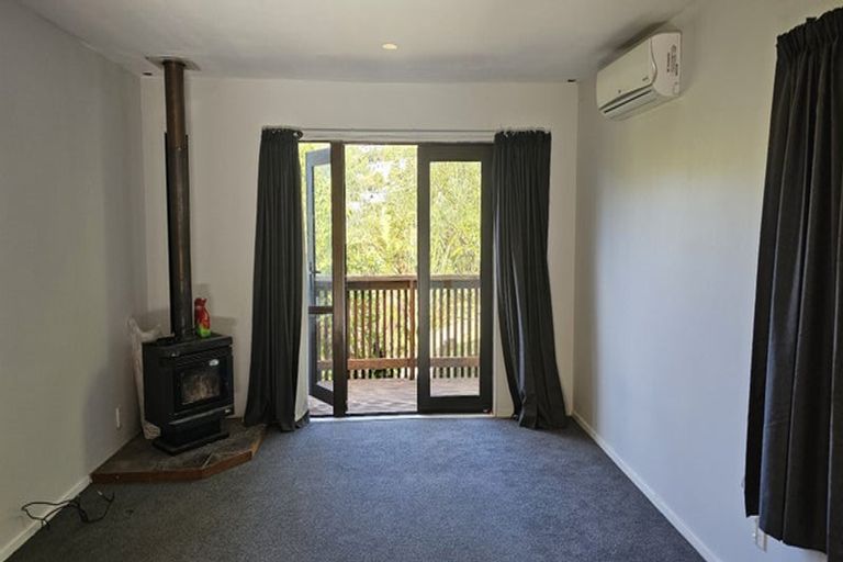 Photo of property in 20a Olivia Crescent, Tawa, Wellington, 5028