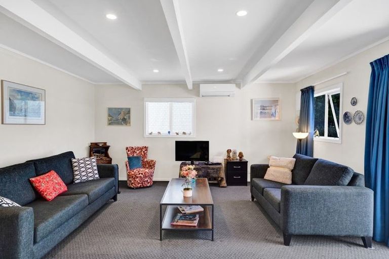 Photo of property in 46 Lismore Street, Merrilands, New Plymouth, 4312