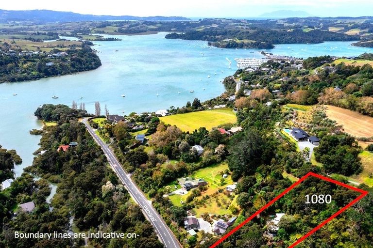 Photo of property in 1080 Sandspit Road, Sandspit, Warkworth, 0982