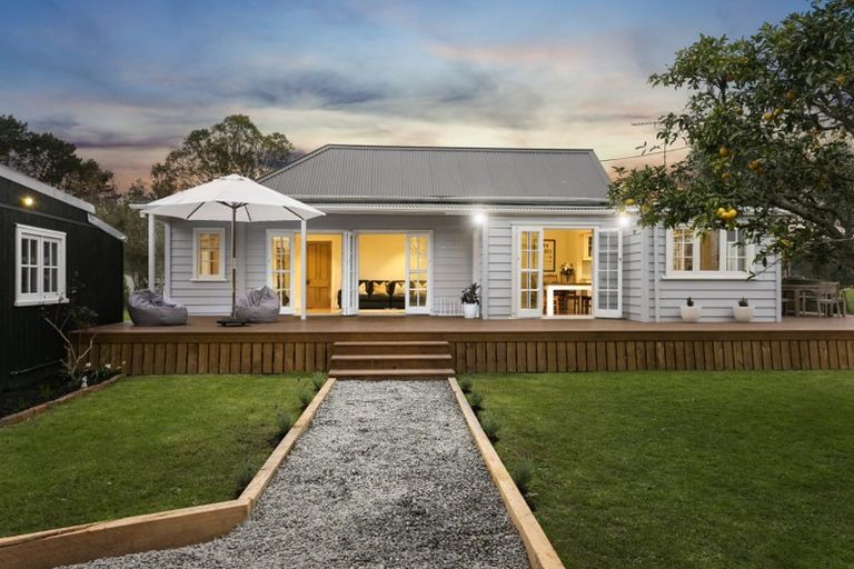 Photo of property in 29 Taupaki Road, Taupaki, Henderson, 0782