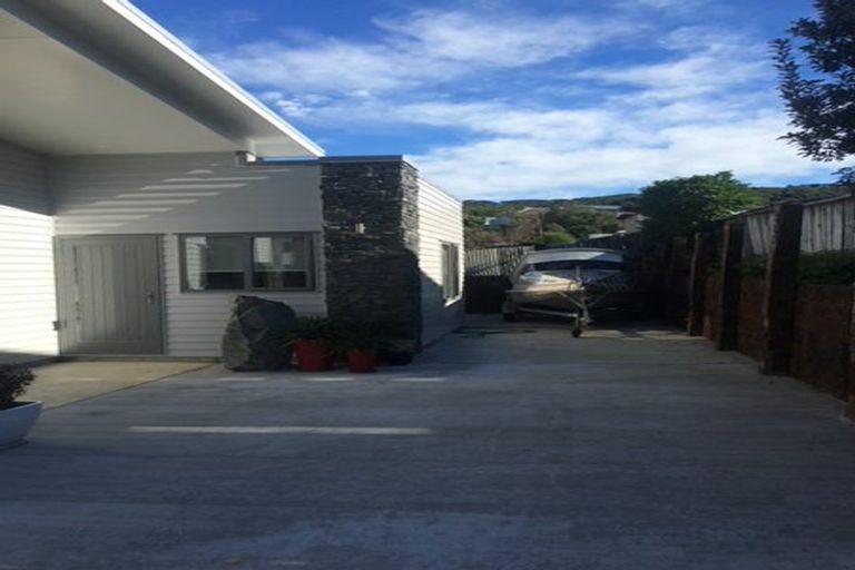 Photo of property in 3a Te Arawi Street, Takapuwahia, Porirua, 5022