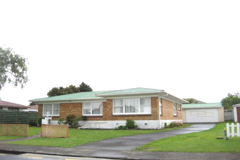 Photo of property in 2/8 Sunnypark Avenue, Rosehill, Papakura, 2113