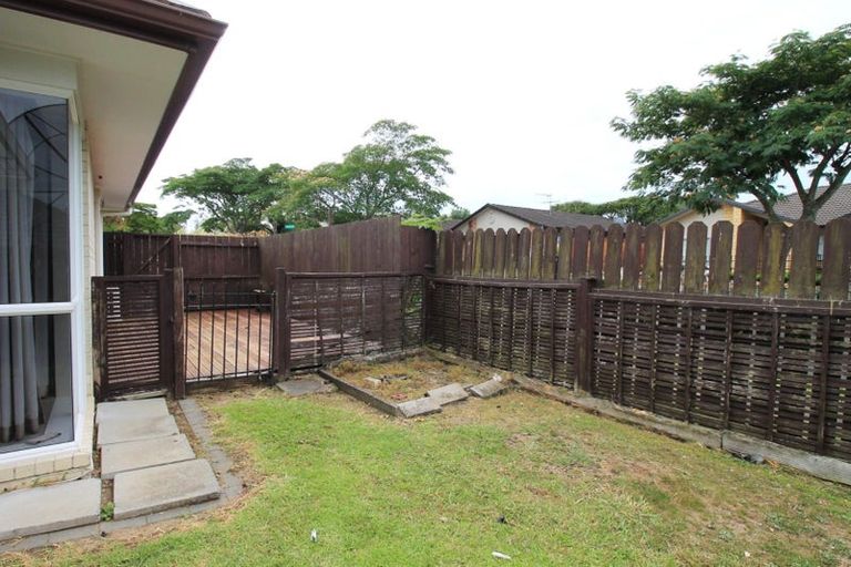 Photo of property in 2 Cambrian Crescent, Flat Bush, Auckland, 2016